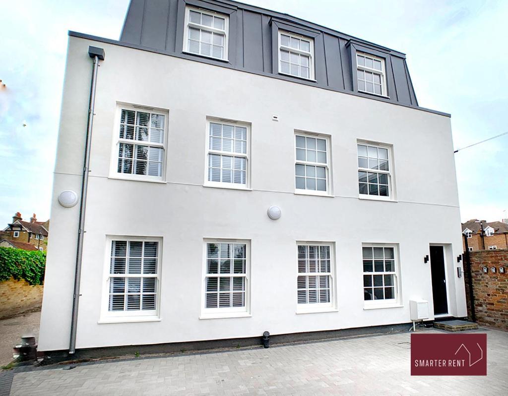 Eton, Windsor - 1 Bedroom First Floor Apartment - Parking Eksteriør billede